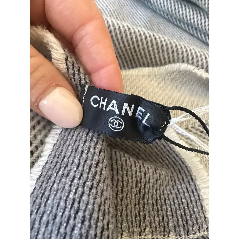 NWT Chanel Traveling Rug Wrap Wool Cashmere Blend